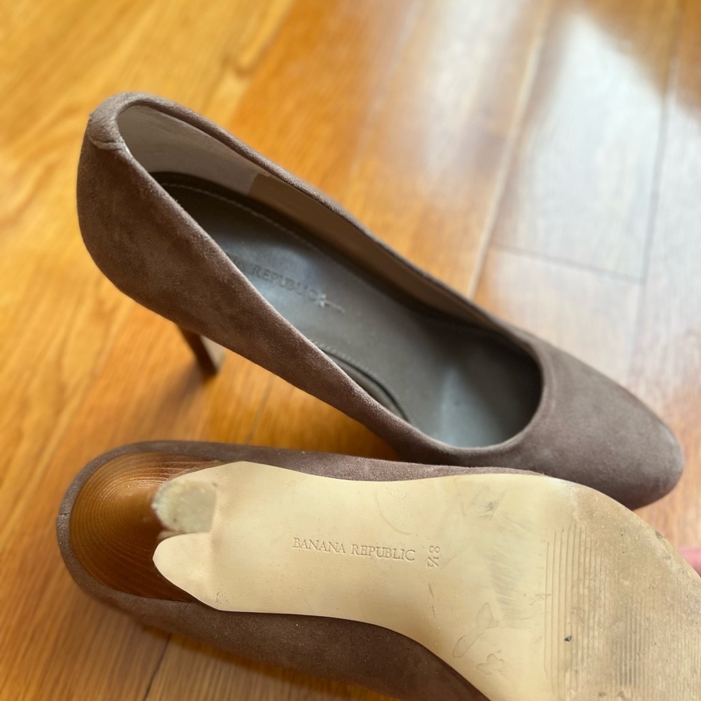Heels - Picture 2 of 2